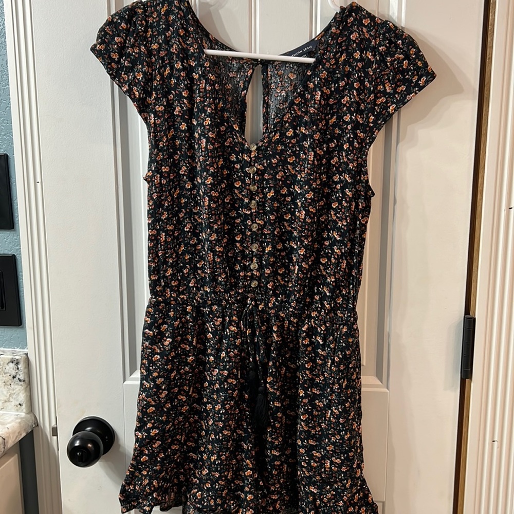 American Eagle Flowery pattern Romper